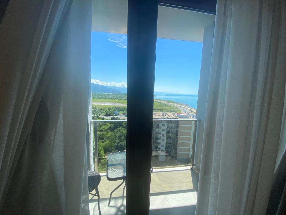 Rumi Hotel 巴统 外观 照片