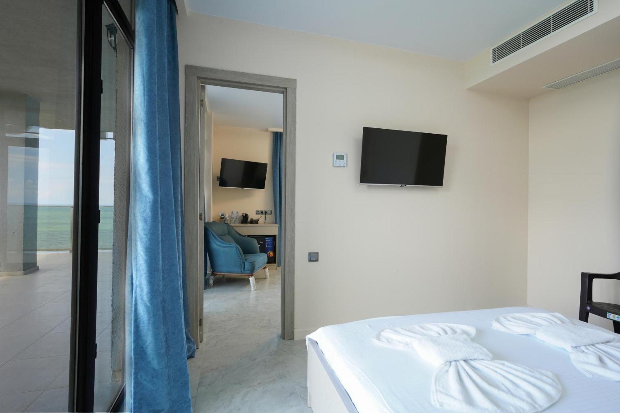 Rumi Hotel 巴统 外观 照片