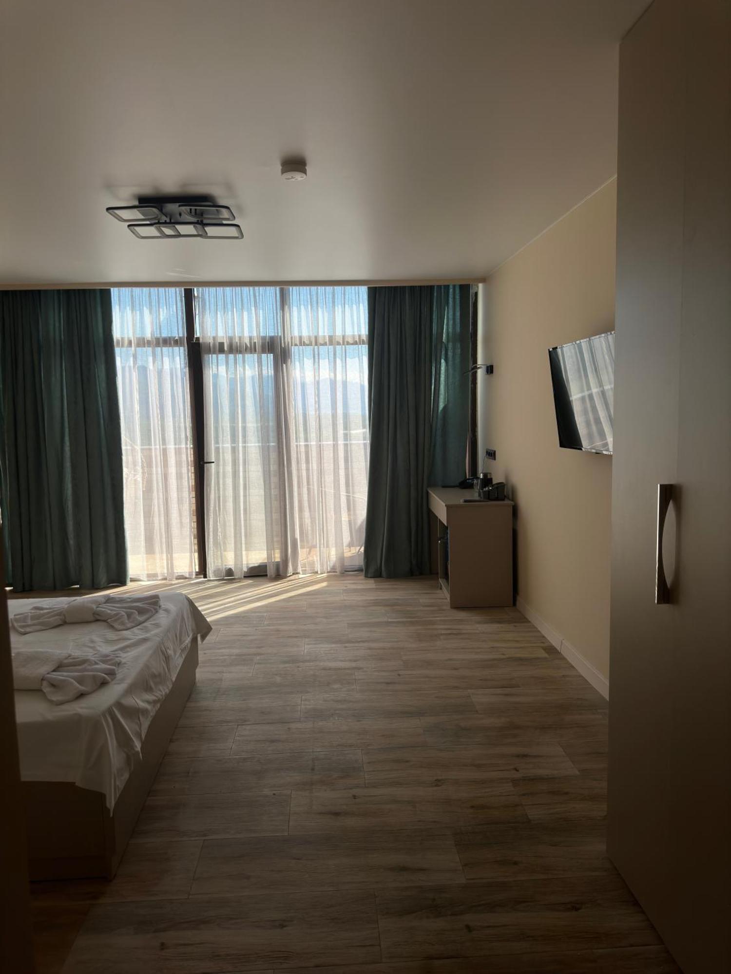 Rumi Hotel 巴统 外观 照片