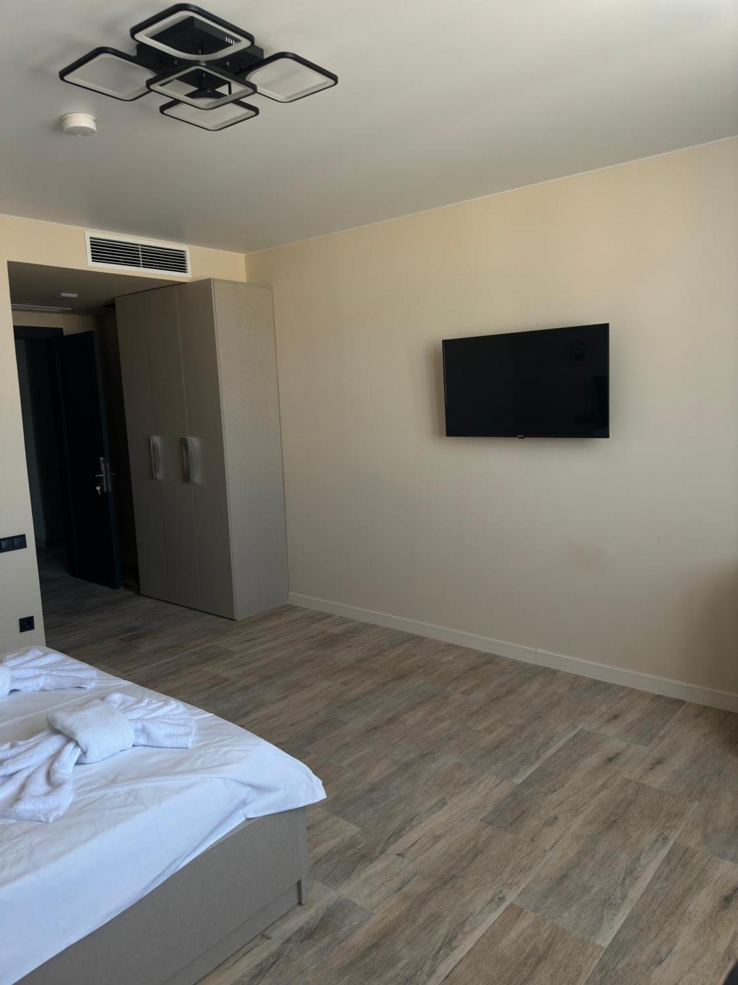 Rumi Hotel 巴统 外观 照片