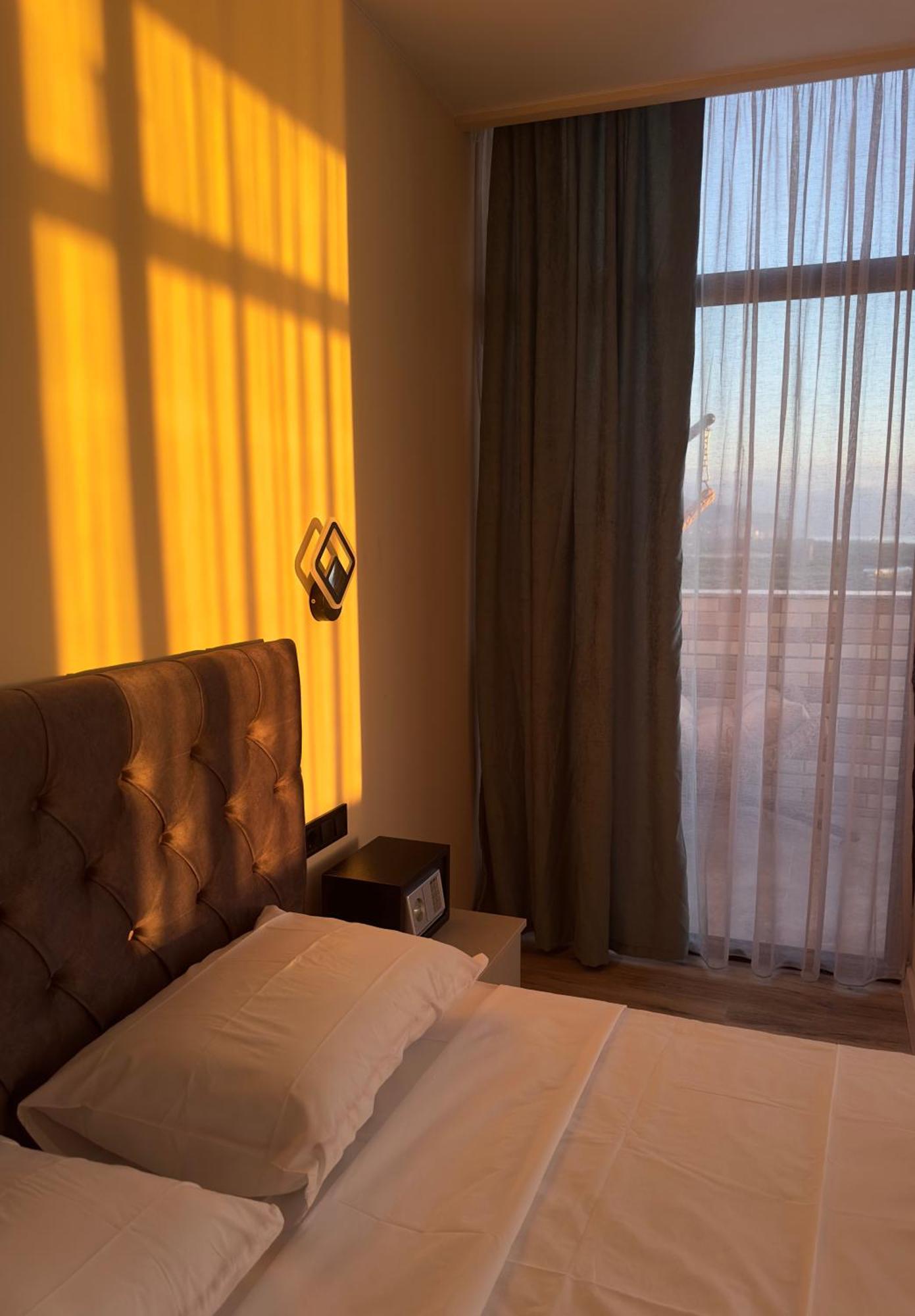 Rumi Hotel 巴统 外观 照片